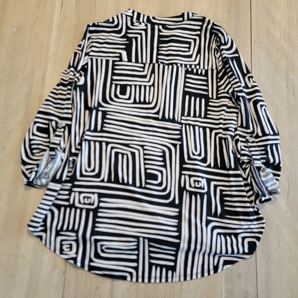 Kate Hill Blouse Sz L Black White Embellished 1/2 Button Front Roll Tab Top - Picture 9 of 9